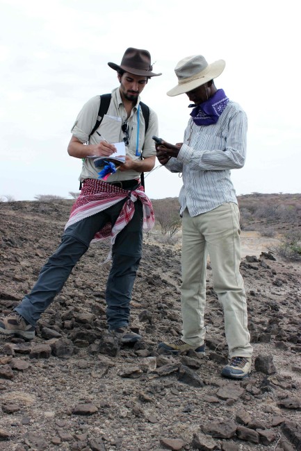 Yemane and Evan record a fragment of horn core using a standard protocol.