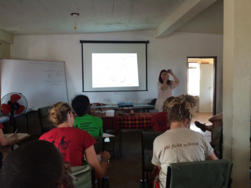 Dr. Harmand shows the students the different features of a flake